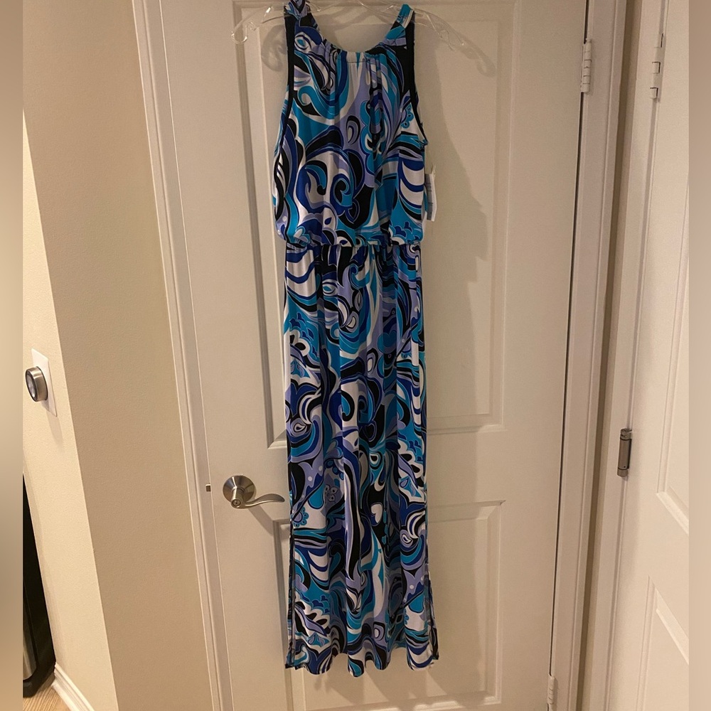 NWT maxi sleeveless  dress. Size S